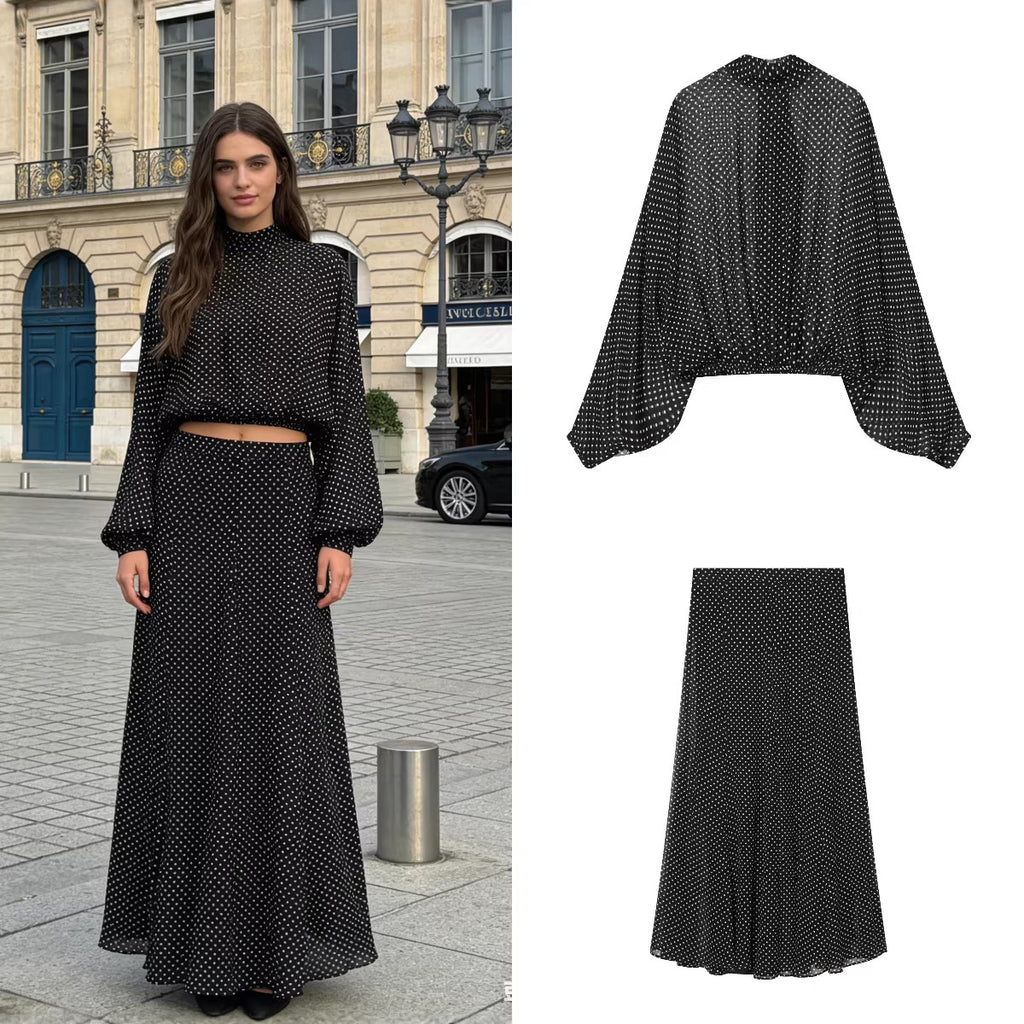 Conjunto de camisa anudada y falda midi de lunares