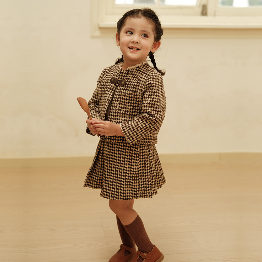 Girls’ Classic French-Style Two-Piece Se