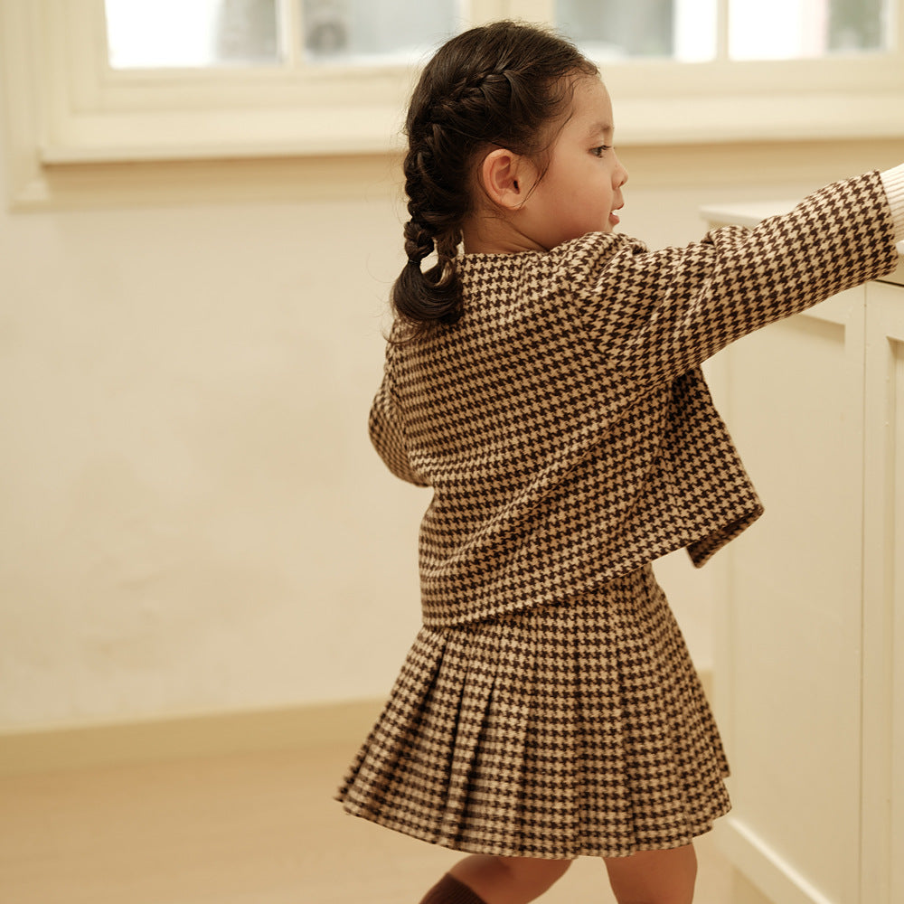 Girls’ Classic French-Style Two-Piece Se