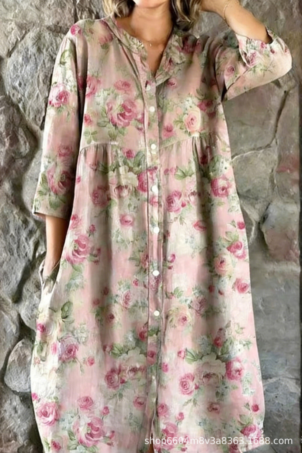 Vestido camisero estampado con cuello redondo y manga larga