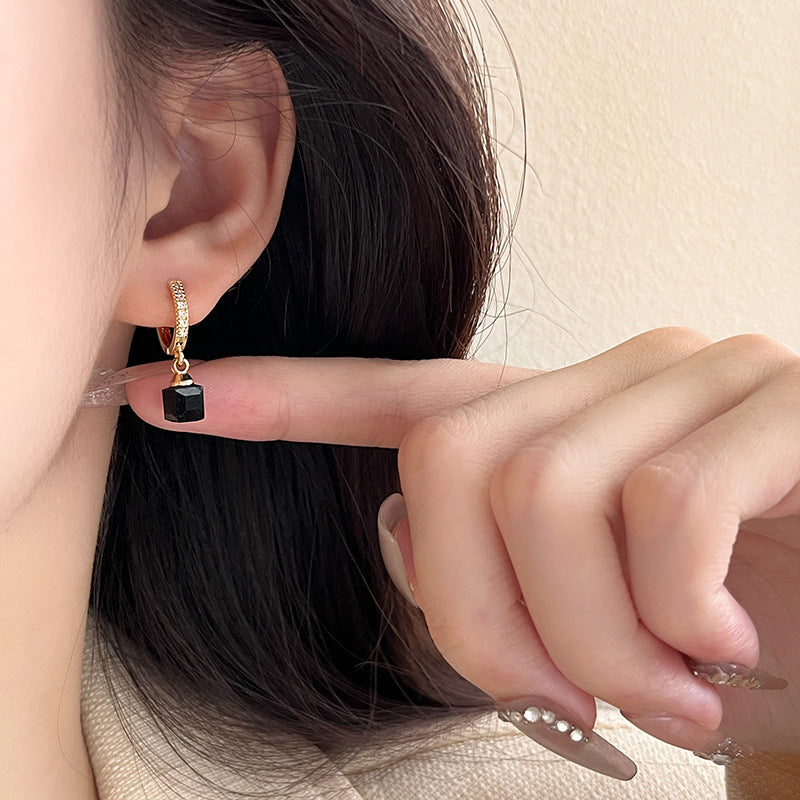 Pendientes trepadores elegantes de cristal cuadrado
