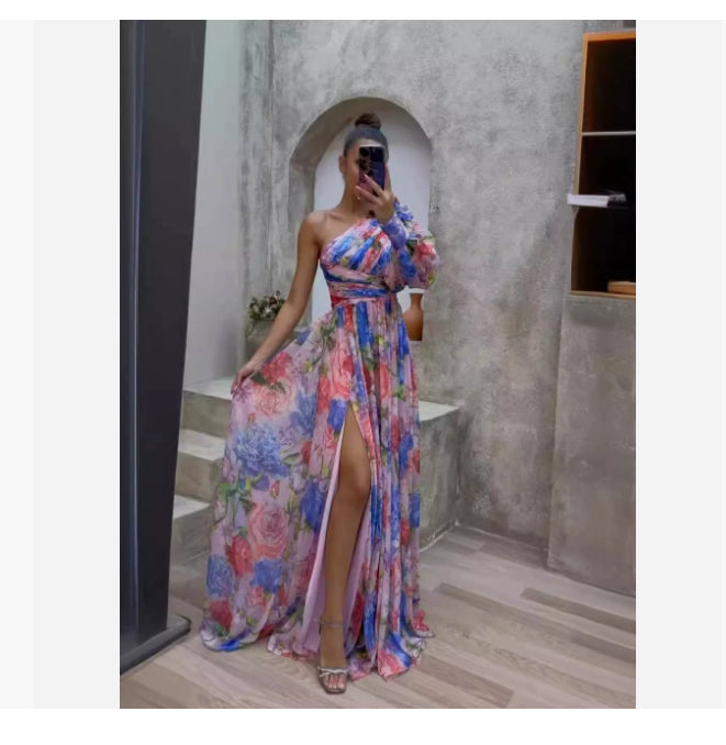 Vestido maxi floral asimétrico con un solo hombro y abertura