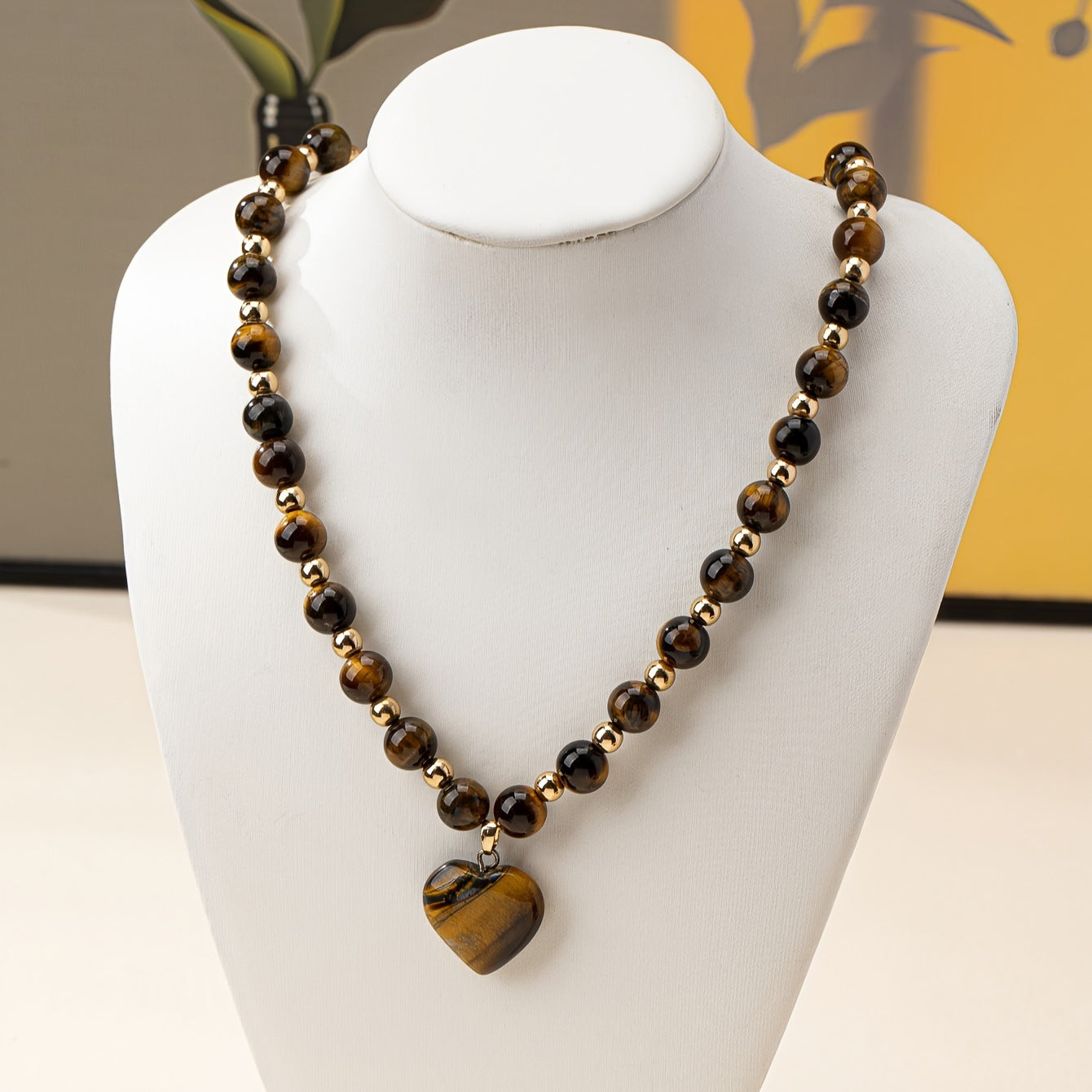 Collar de corazón de ojo de tigre natural