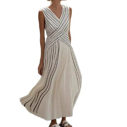 Vestido largo sin mangas a rayas con cuello en V