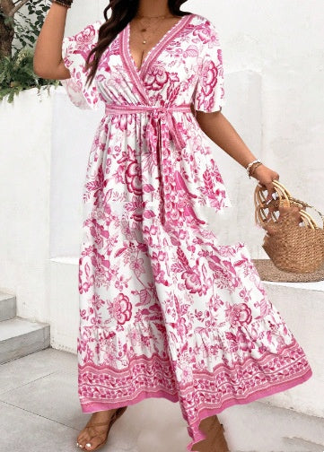 Vestido largo estampado con cuello de pico y cintura elástica