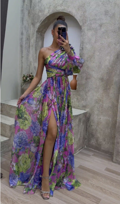 Vestido maxi floral asimétrico con un solo hombro y abertura