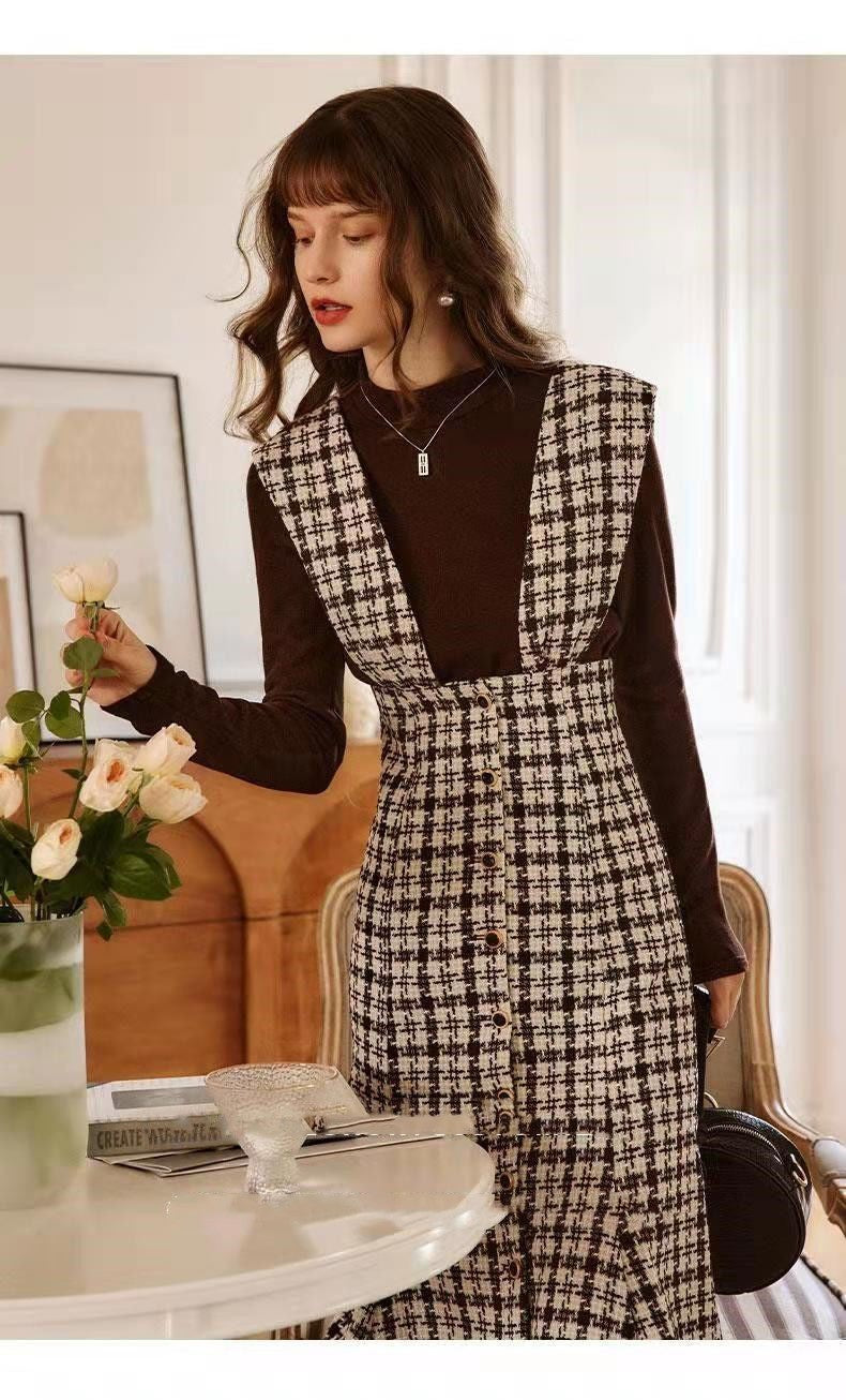 Checkered Set: Square Neckline Top and High-Waisted Mermaid Skirt
