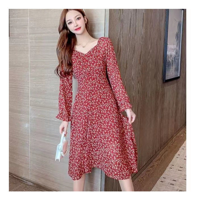 Floral Dress with V-Neck and Long Sleeves with Ruffled Finishes