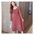Floral Dress with V-Neck and Long Sleeves with Ruffled Finishes