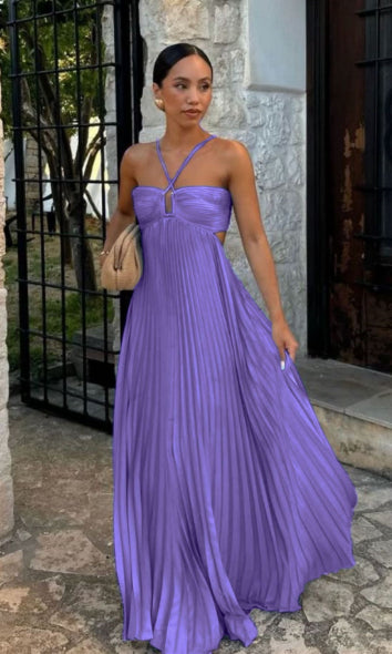 Vestido largo plisado de cuello halter y talle alto