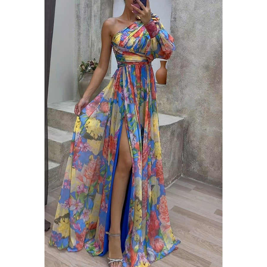 Vestido maxi floral asimétrico con un solo hombro y abertura