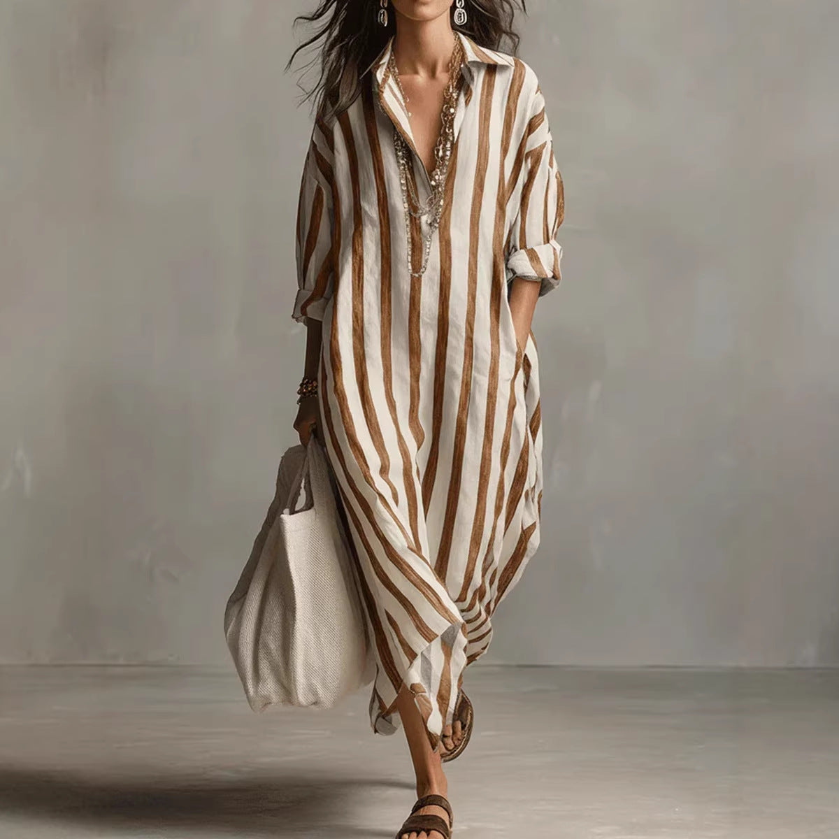 Vestido largo camisero de rayas con cuello en V