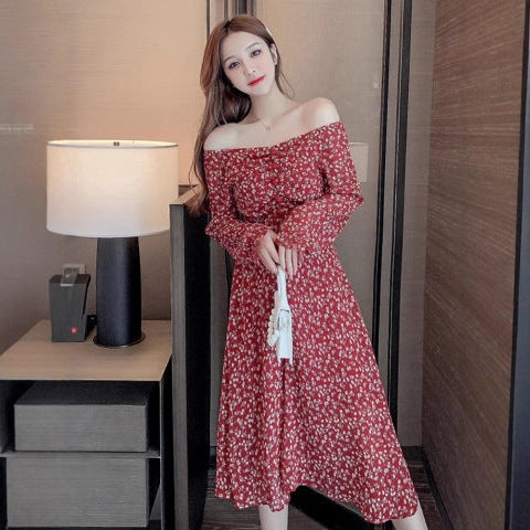 Floral Dress with V-Neck and Long Sleeves with Ruffled Finishes