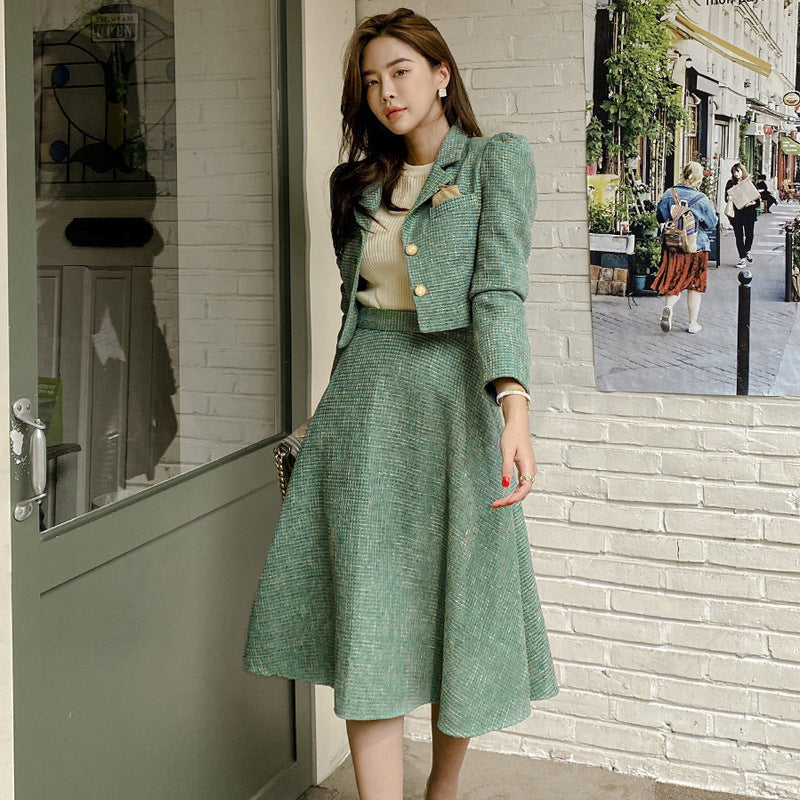Green Suit Set with Fitted Jacket and Midi Skirt