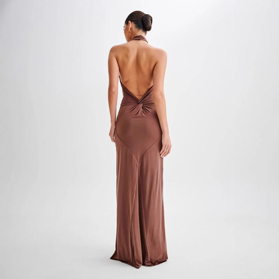 Vestido largo ajustado sin espalda con cuello halter